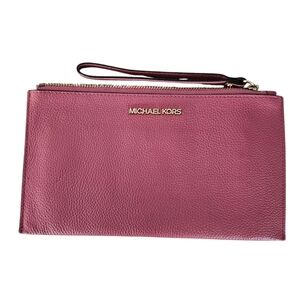 Michael Kors Pebbled Leather Wristlet – Mulberry Pink